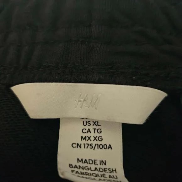 H&M Shorts - Picture 3 of 4